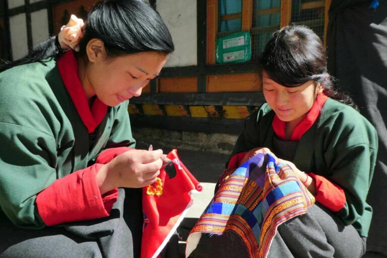 Neue Ausbildungsplätze in Bhutan